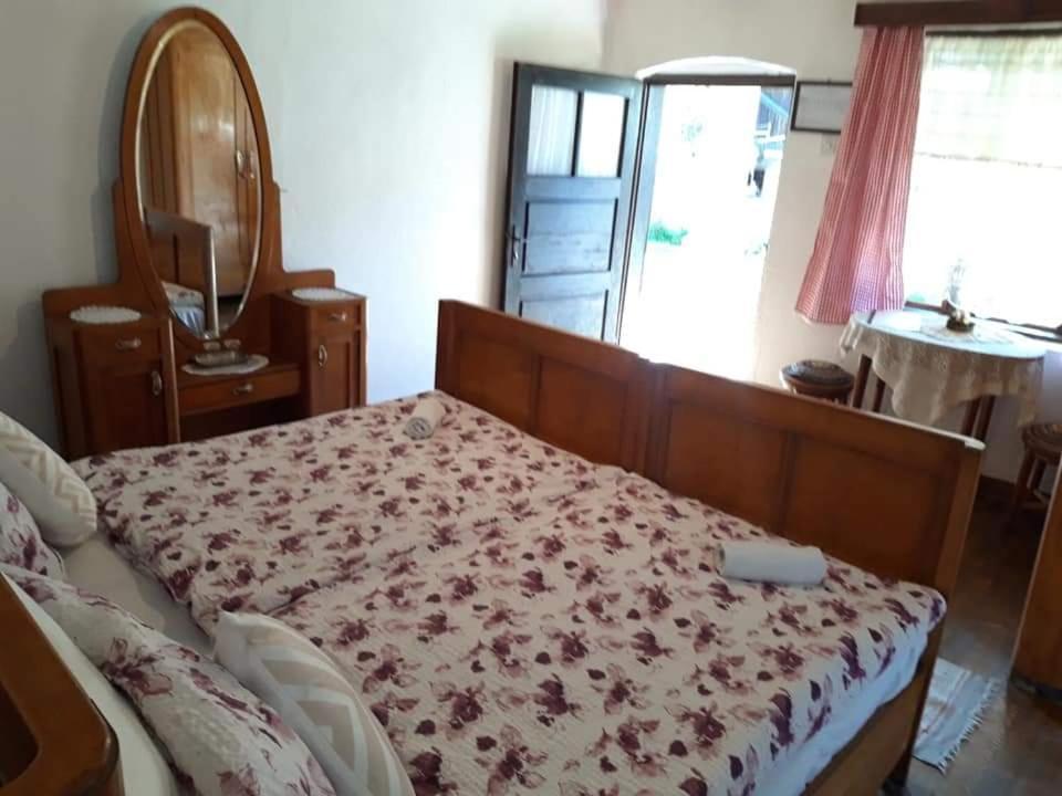 Snasini Kucari Bed and Breakfast Gradiste Buitenkant foto