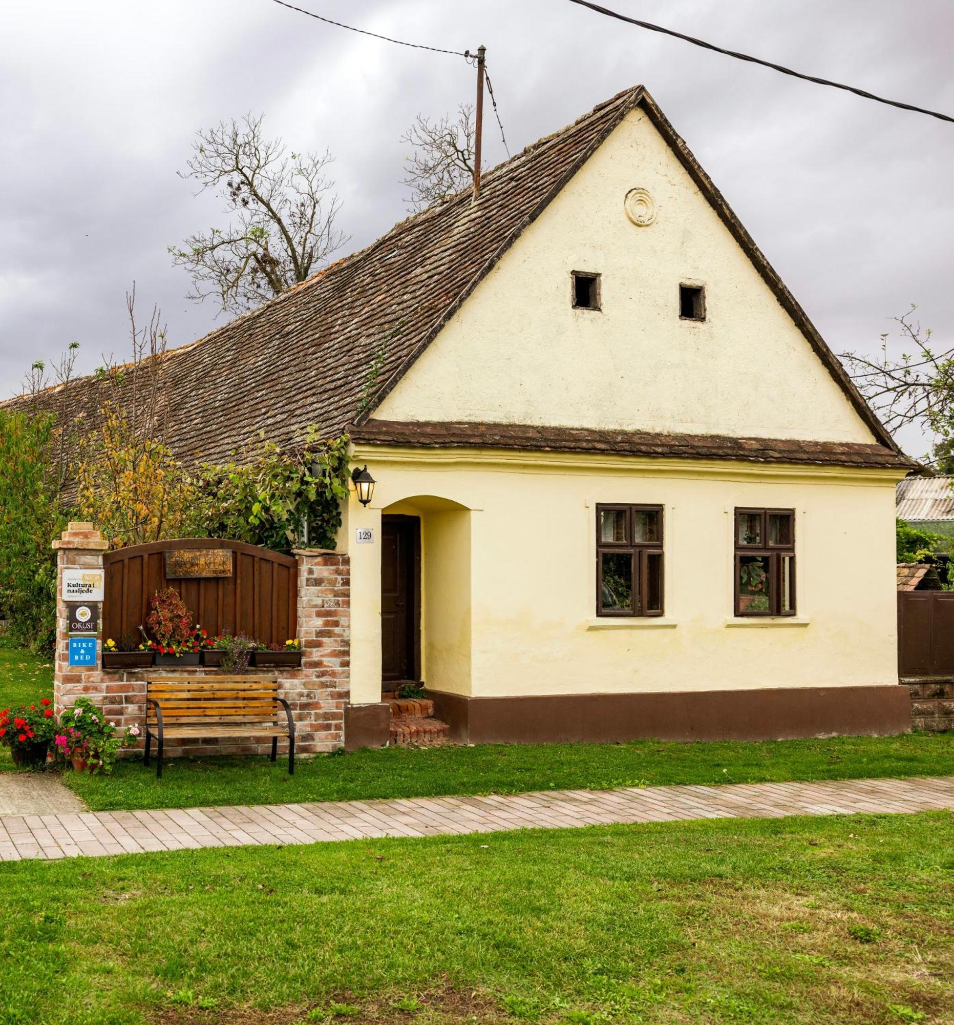Snasini Kucari Bed and Breakfast Gradiste Buitenkant foto